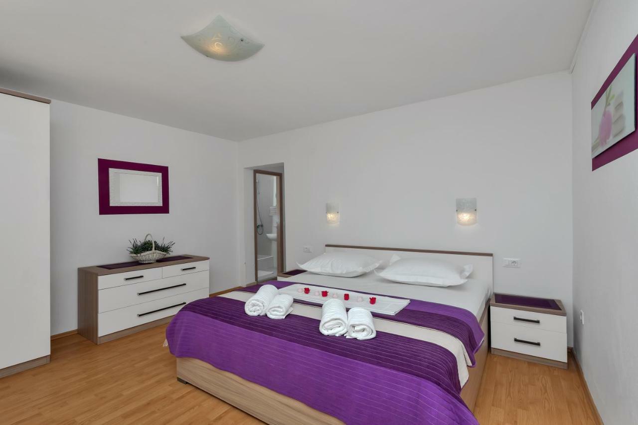 Apartments Ratko Tucepi Exterior photo