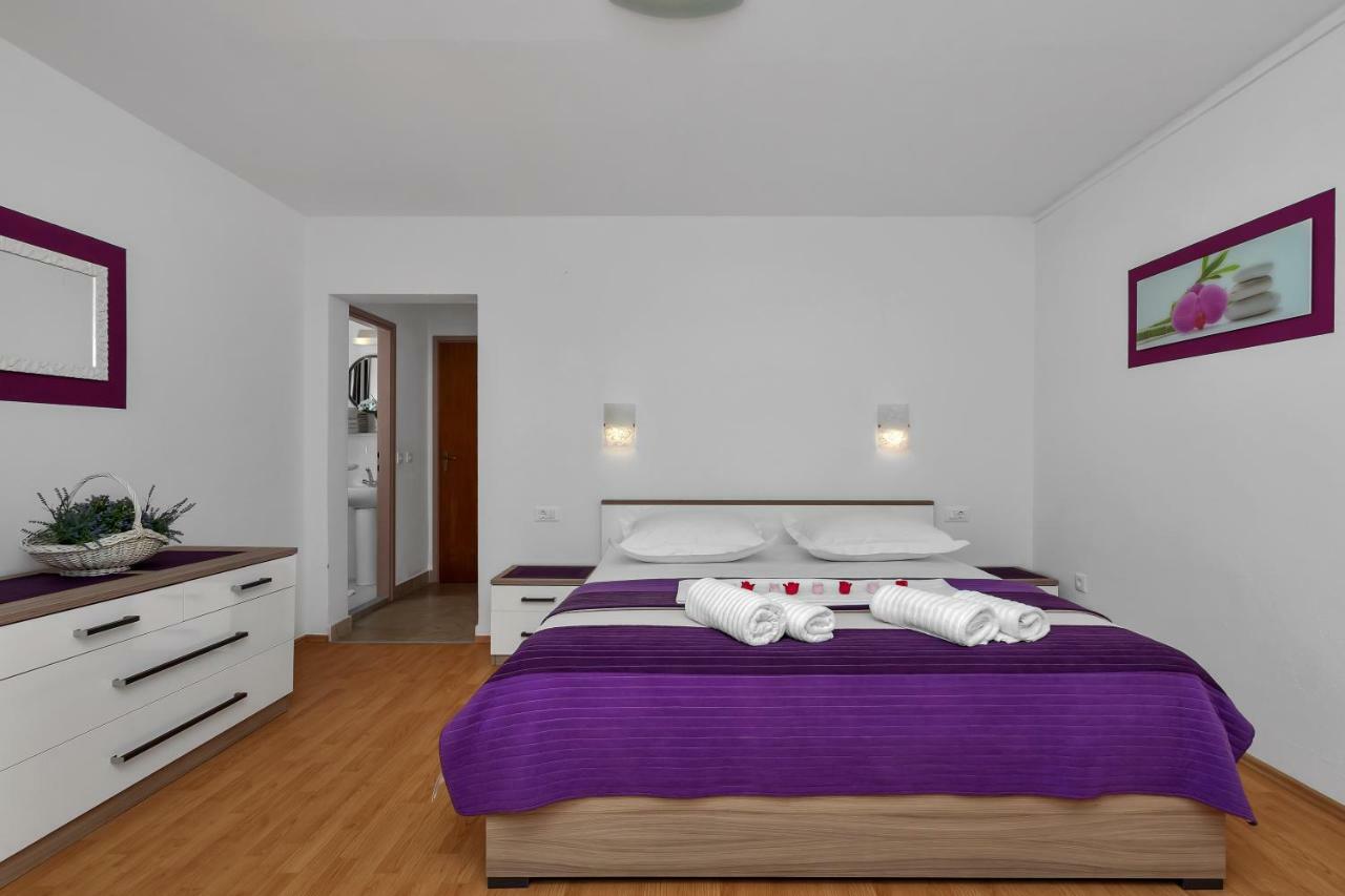 Apartments Ratko Tucepi Exterior photo